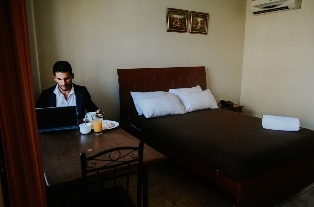 Hotel Onix Gold Guayaquil Bagian luar foto